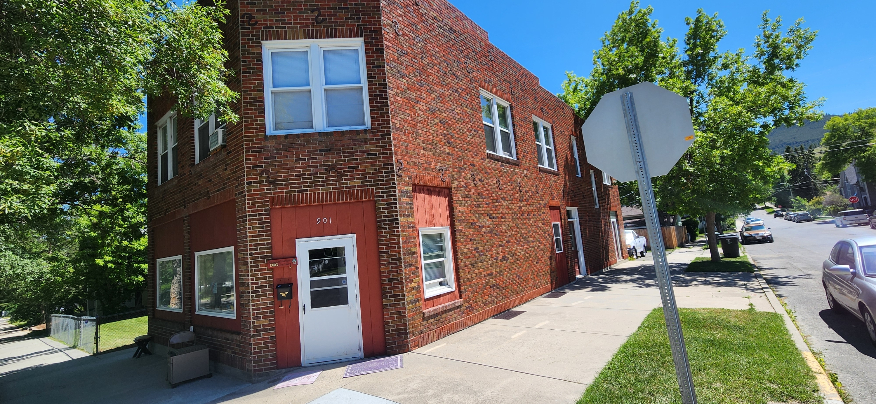 Property main image